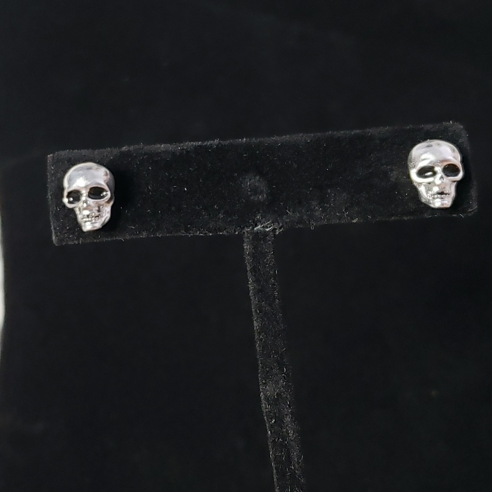 Skulls 💀 Silver Plated Halloween Punk Goth Stud - Picture 3 of 5